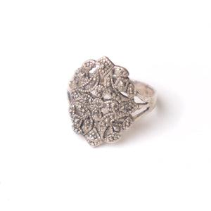 
                  
                    Load image into Gallery viewer, DELICATE SILVER DETAIL RING
                  
                