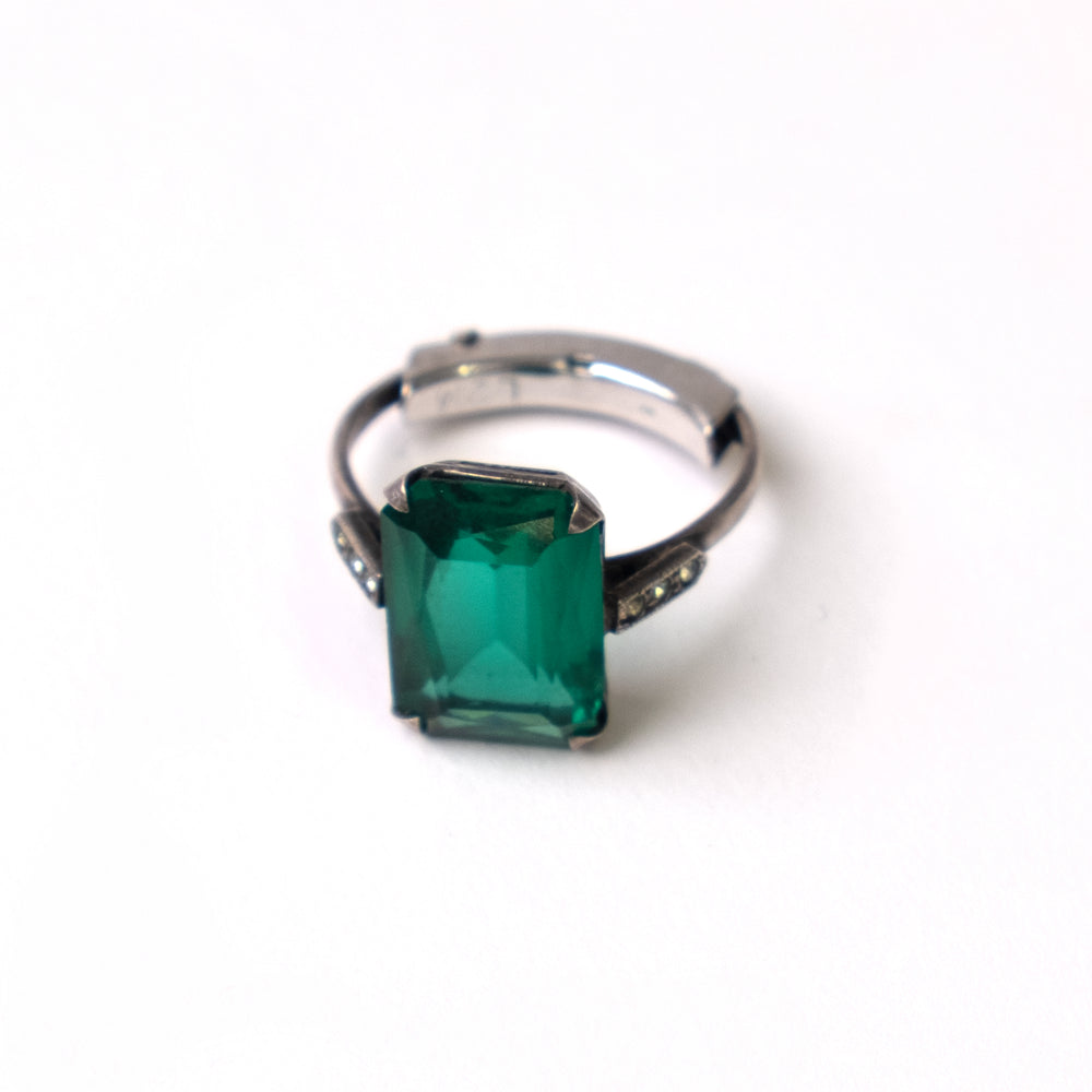 
                  
                    Load image into Gallery viewer, JADE GREEN DIAMOND RING
                  
                
